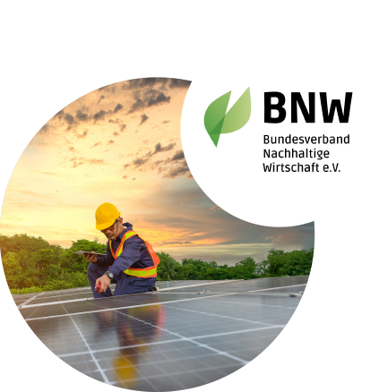Abbildung Logo BNW mit Bild Mann auf Solardach